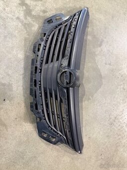 Opel Zafira C přední maska