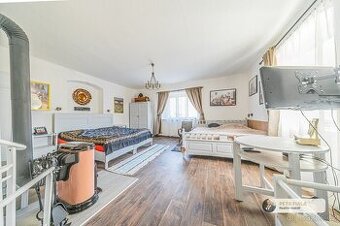 Prostorná patrová chalupa o dispozici 5+1 s podlahovou ploch