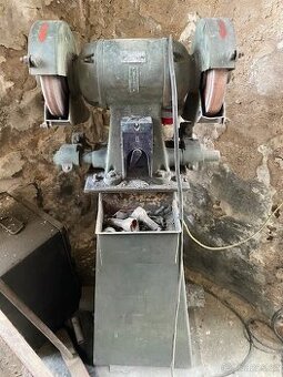 PRŮMYSLOVÁ DVOUKOTOUČOVÁ BRUSKA NA STOJANU