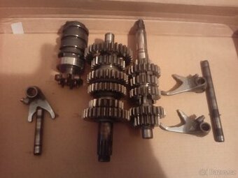 Yamaha DT 125R TDR125 a KTM 125LC převodovka