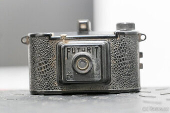 Analogovy fotoaparat Futurit