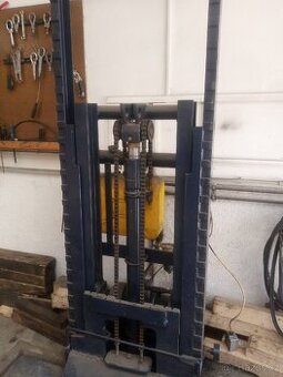 Hydraulická pístnice