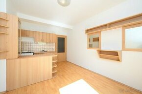 Pronájem 2+kk 40m2 balkon výtah Praha 9 Vysočany