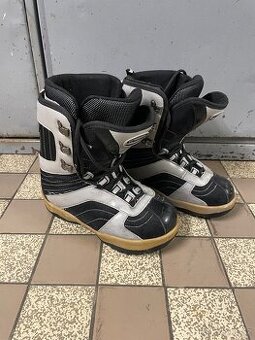 Boty na snowboard