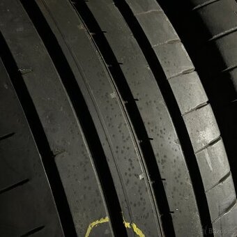 Letní pneu 275/45 R20 110Y Dunlop 4-4,5mm