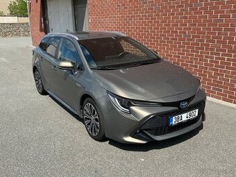 Toyota Corolla Touring Sports 1.8 Hybrid Comfort, tažné zař.