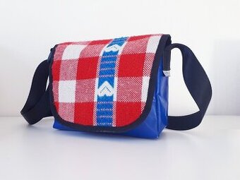 CROSSBODY TAŠKA • BRAŠNA • KABELKA·• zn. OPPOSITE