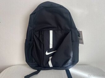 Nike Academy Team Dětský fotbalový batoh (22 l)