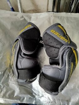 Hokejové lokty Bauer
