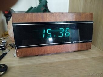 Itronové ruské hodiny Elektronika