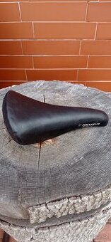 Vintage sedlo Pinarello