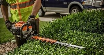 Plotostřih Stihl  HS 82 R