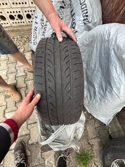 Kola: VW Touareg 3.0 TDI, R18, ET50, rozteč 5x130