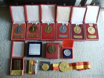 Stare sportovni medaile a oceneni CSR-RAGBY 60.-70.- leta.