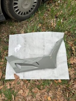 Honda PCX125 pravý spodní plast (64431-K1Z-J10YJ)