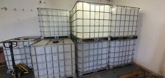 IBC KONTEJNER / NÁDRŽ NA 1000 L - ČISTÉ