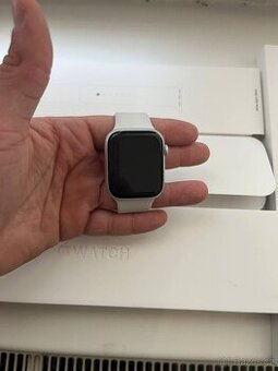 APPLE WATCH SERIES 8 45mm – ZÁRUKA DO 11/25 + KRABICE