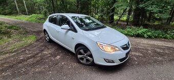 Opel Astra 1.4 i rok 2012 naj 120 FLEX-FIX