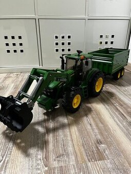 BRUDER Traktor John Deer s nakladačem a přívěsem