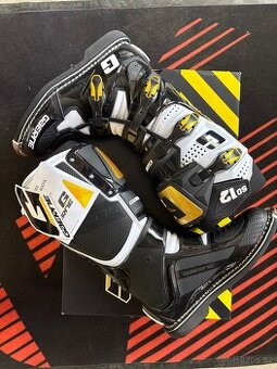 NOVÉ Gaerne SG12 vel. 44