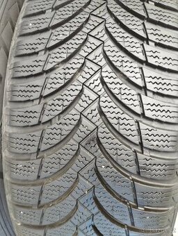 Pneu 215/60.R.16.Zimni.Nexen