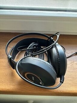 Studiová sluchátka AKG K99