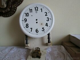 STAR:HODINY NA OPRAVU