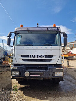 IVECO TRAKKER 6X4 valník s hydraulickou rukou