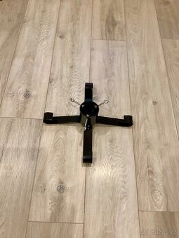 Stojan na vánoční stromek nový