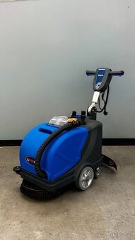 Podlahový mycí stroj WIPEKET SWM30