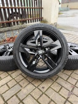 ORIGINÁL Alu SEAT, Škoda, Volkswagen R17, 5x112 - CELOROČNÍ