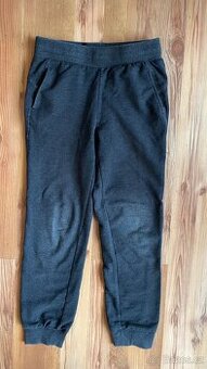 Chlapecké tepláky vel. 128