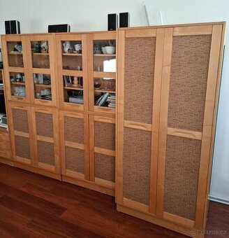 Starší sestava dětského nábytku - skříně