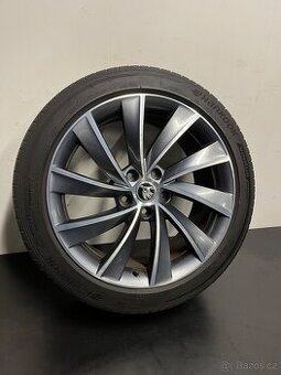Škoda Superb R18 Originál letní sada - 1