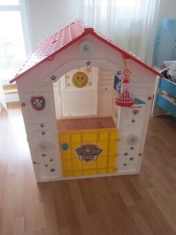 Dětský plastový domeček  - jako nový