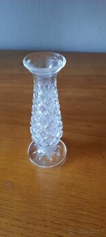 Broušená vázička