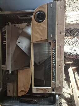 Díly palubky škoda 100