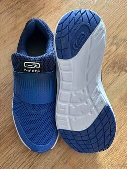 Chlapecká sálová obuv vel. 34 (EU)