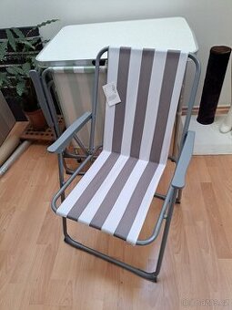 Kempingový stůl s křesly