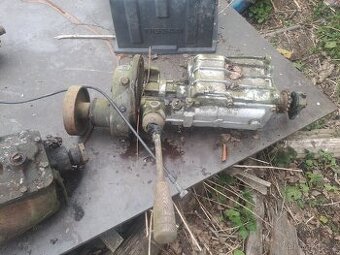 Prodám různé převodovky na výrobu malotraktoru.