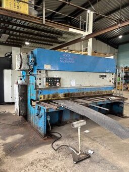 Tabulové nůžky NTA 3150/10 A