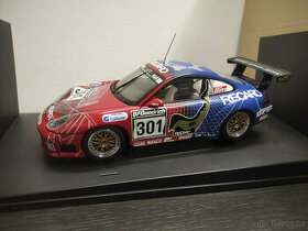 1:18 Autoart Porsche 911 GT3 RS #301 Recaro