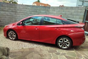 133.000km, Toyota Prius IV. Hybrid Executive-Navi-Radar-Kůže