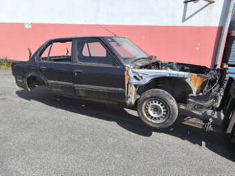 Bmw e30 karoserie bez TP