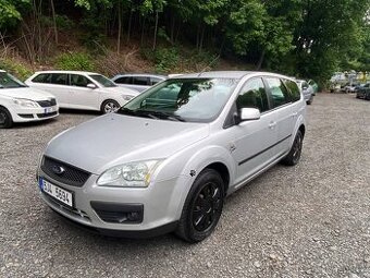Ford Focus Combi 1.6i 74kW klimatizace tažné ABS 2007