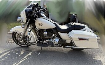Harley davidson electra glide ultra Classic FLHTCU 2012 - 1