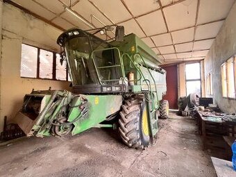 sklízecí mlátička John Deere 2064