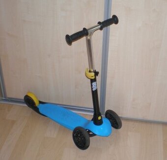 skládacíÍ tříkolová koloběžka OXELO B1 do 20 kg