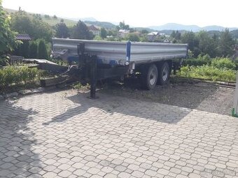 Sklápěcí tandem přepravník strojů