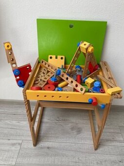 Dětský pracovní ponk s nářadím